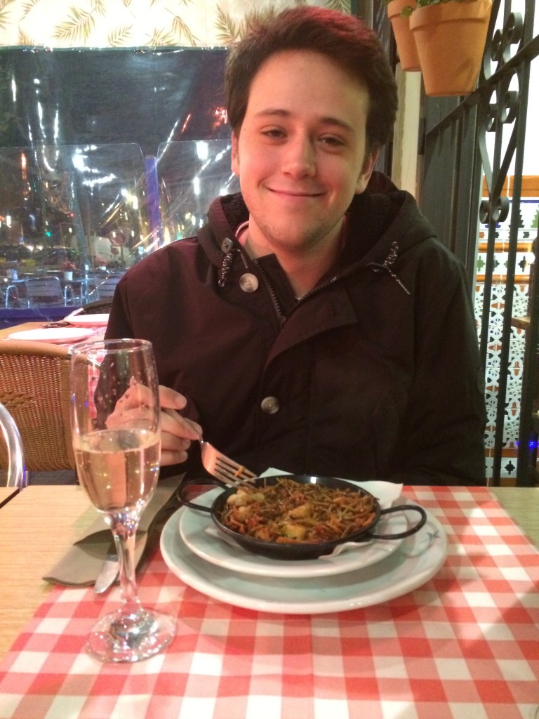 Pau eating seafood